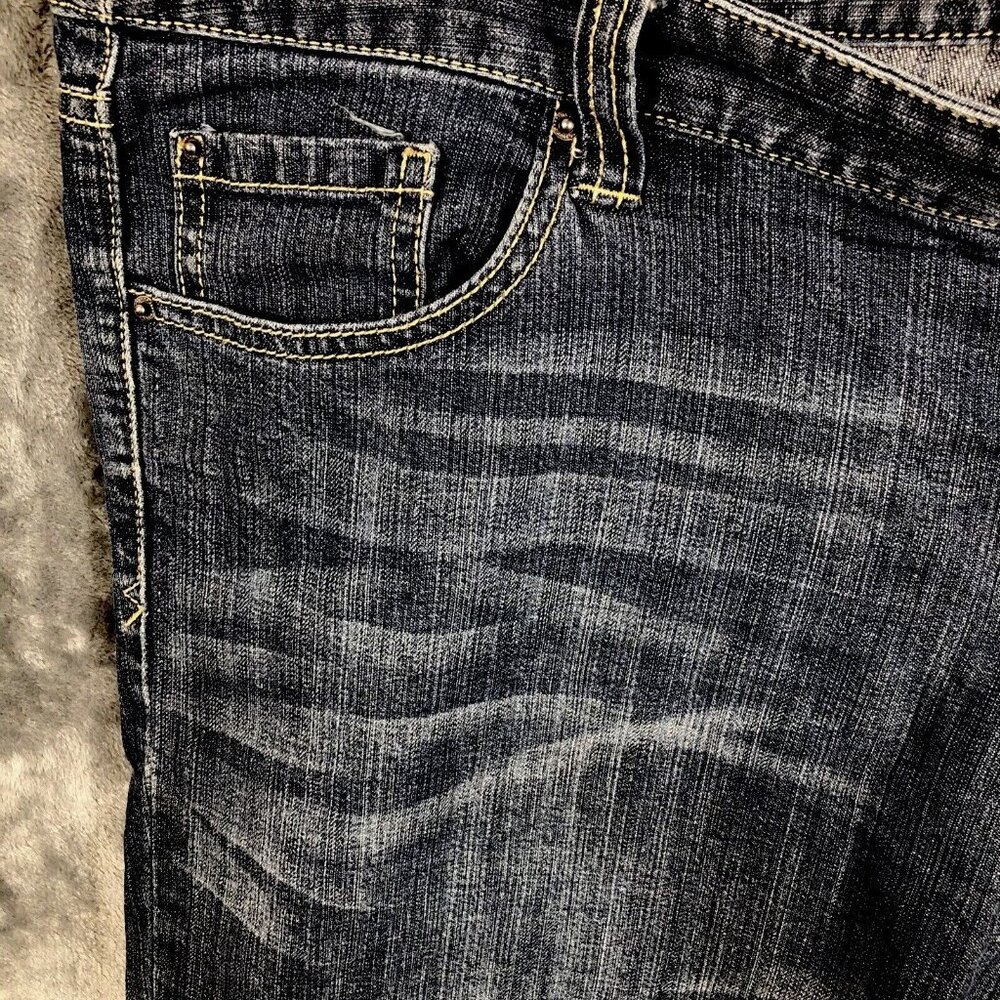 Mossimo Denim Bermuda Shorts Women’s Size Adult 17 Distressed Stretch Fit 6 - Picture 5 of 16